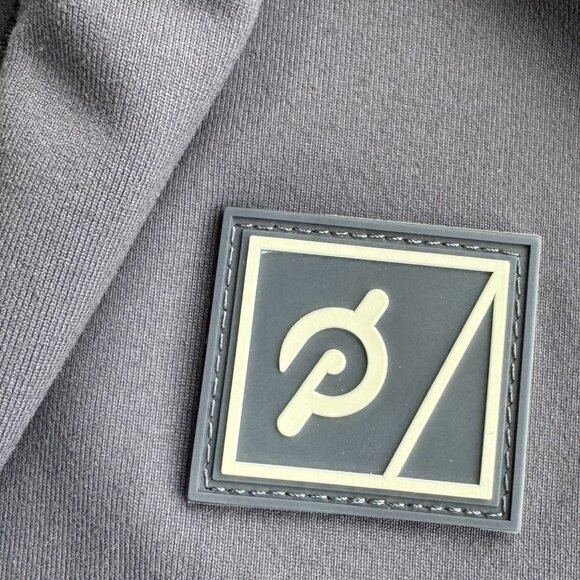 PELOTON Fourlaps Men's XL Grey Front Zip With Hood Warm Up Jacket - Picture 4 of 14